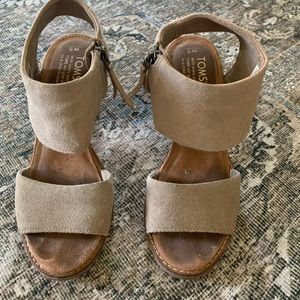 TOMS Heels